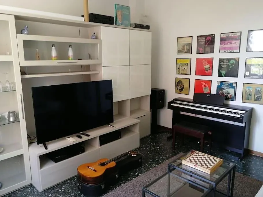 Music & Beach Apartment Savona