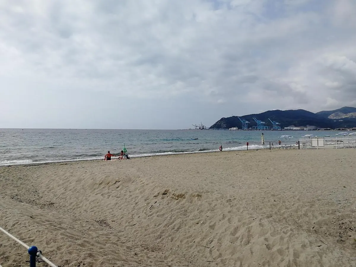 Music & Beach Apartment Savona